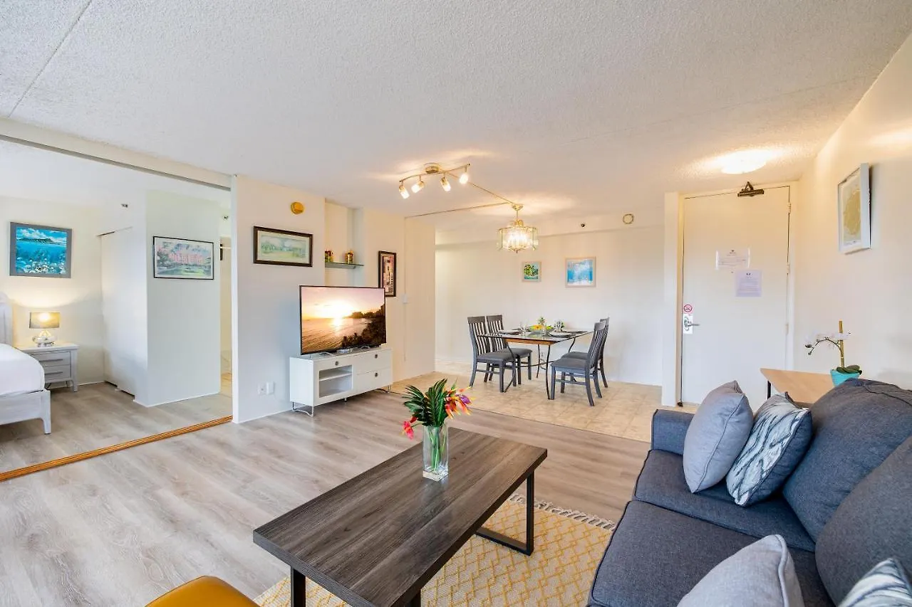 Apartment Mountain View Oasis, Steps From Beach With Parking! Honolulu