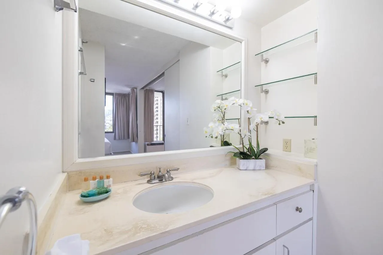 Mountain View Oasis, Steps From Beach With Parking! Honolulu 0*,  United States