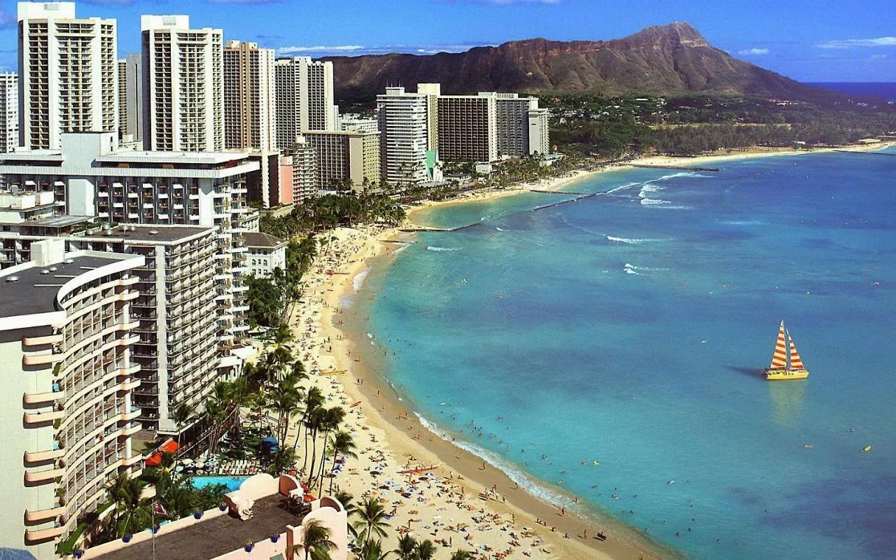Mountain View Oasis, Steps From Beach With Parking! Honolulu Apartment